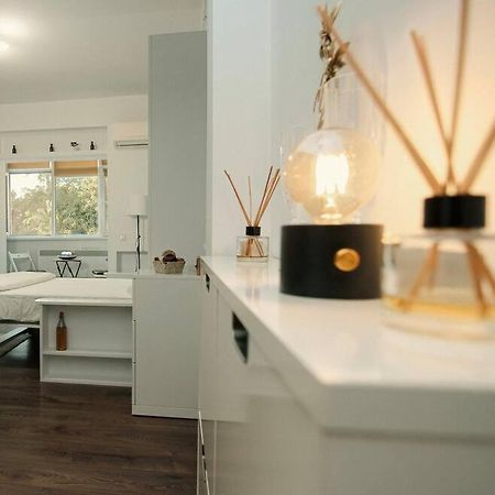 Oasis Studio Central City Bucarest Esterno foto